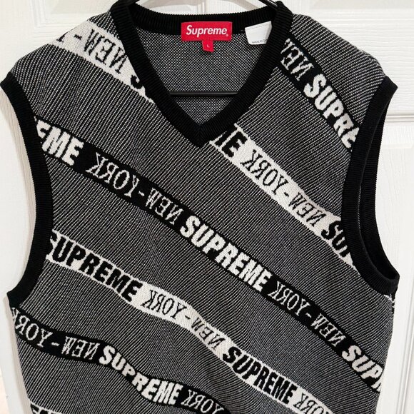 Supreme F/W 2022 “Striped Sweater Vest” Black & White Size Large (L) - Picture 1 of 3